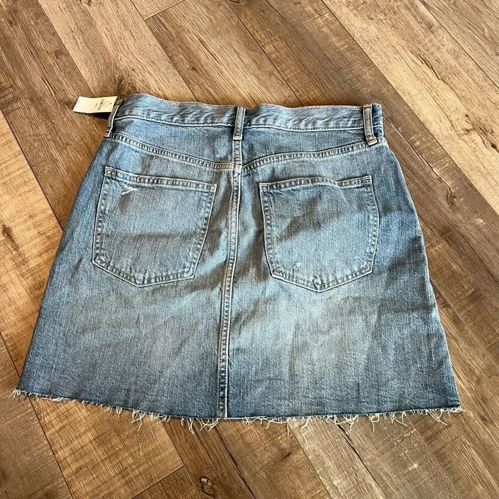 Gap distress jeans skirt size 28